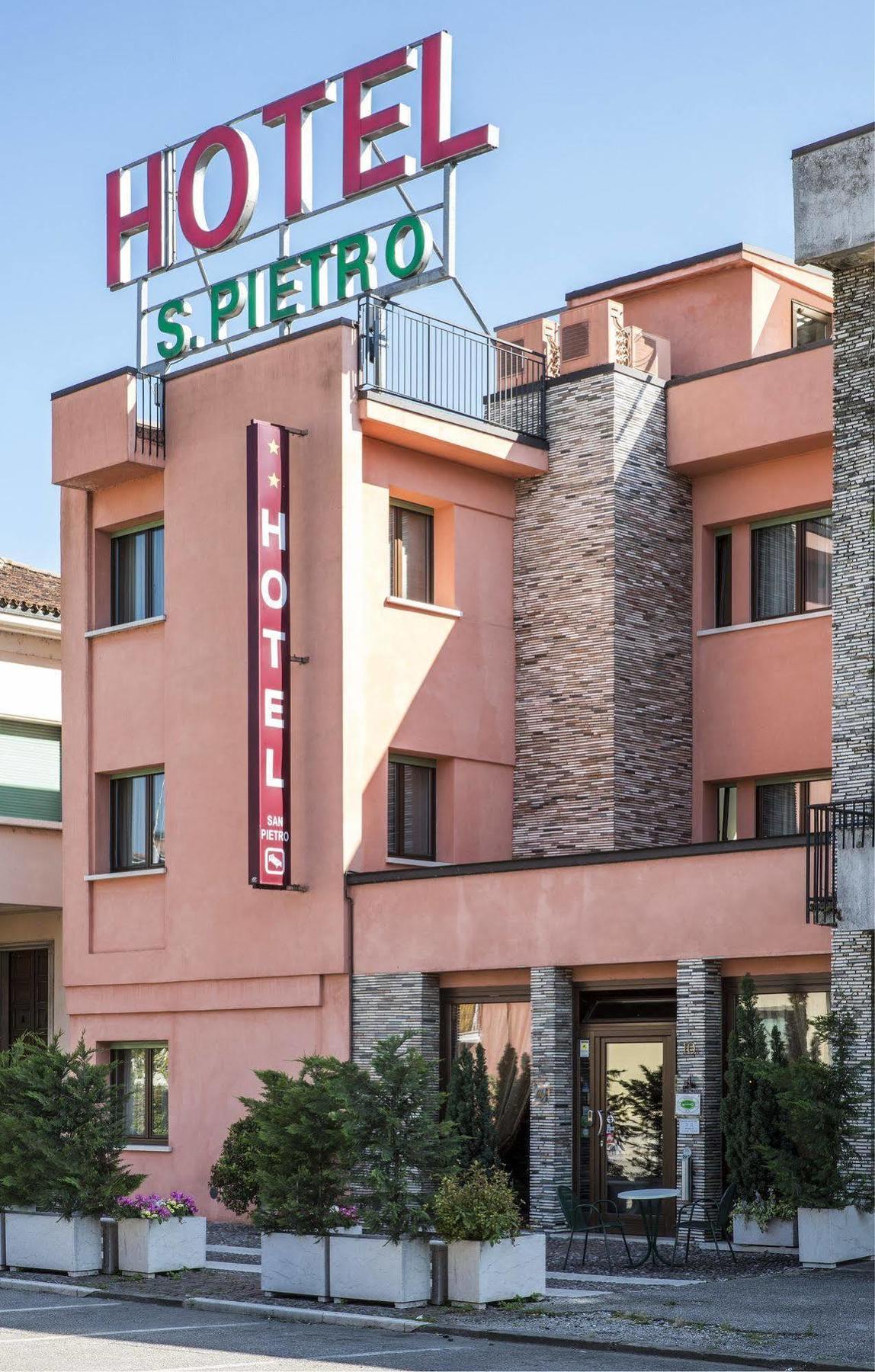 Hotel San Pietro Віллафранка-ді-Верона Екстер'єр фото